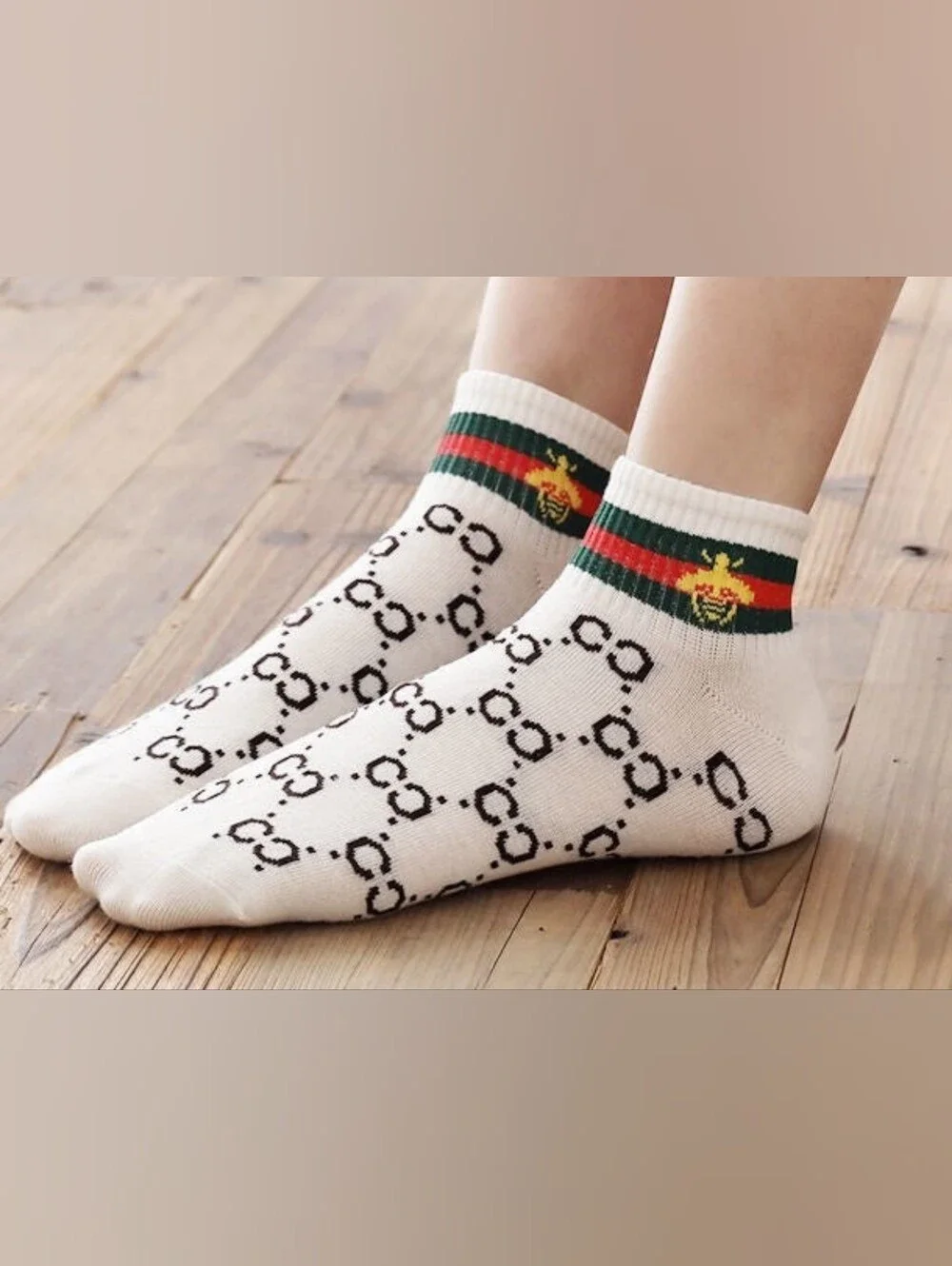 4 PAIR MONOGRAM BEE ANKLE SOCKS O/S